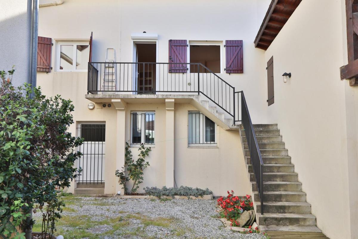 Appartement 1 A 9 Personnes Hagetmau Coeur De Ville Екстериор снимка
